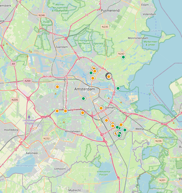 Map of Amsterdam showing 195 likely free parking spots